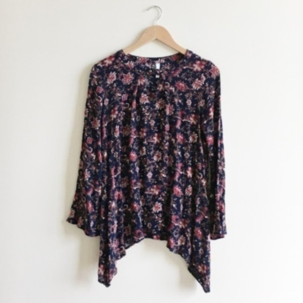 Daisies Navy Blue Floral Asymmetrical Top